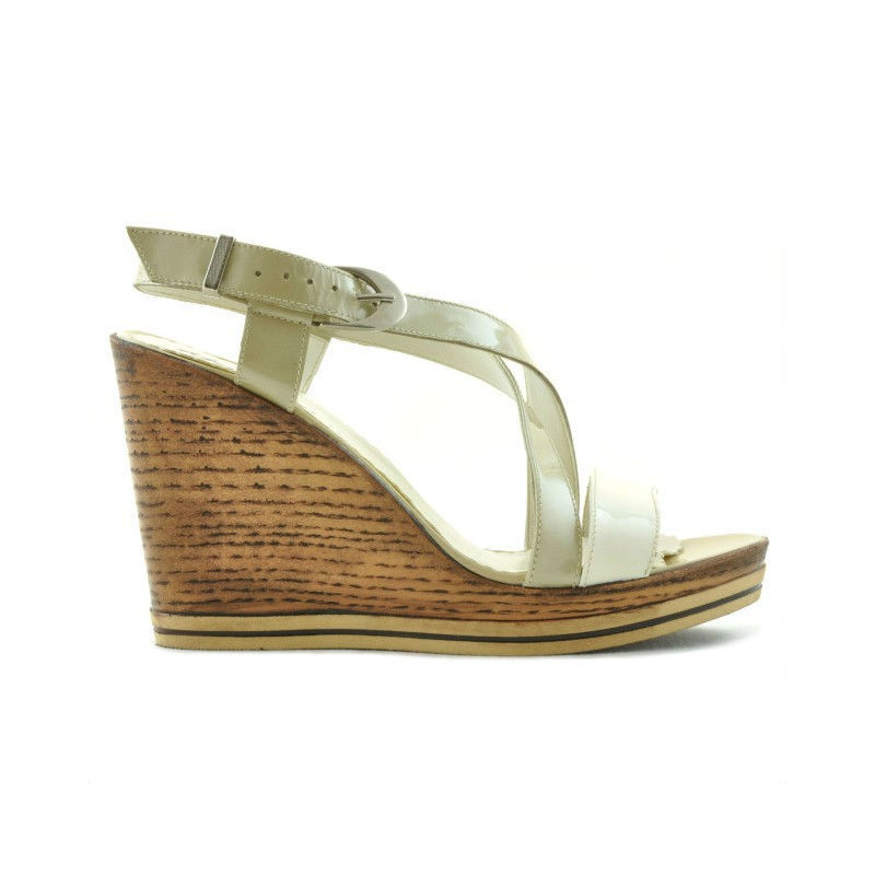 Women sandals 5016 patent beige combined
