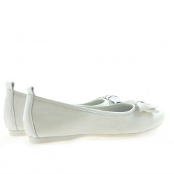 Women dancers 638 white pearl