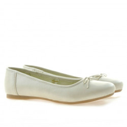 Women dancers 184 sand