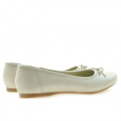 Women dancers 184 sand