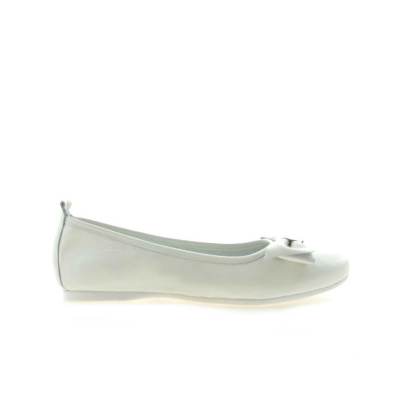 Women dancers 638 white pearl