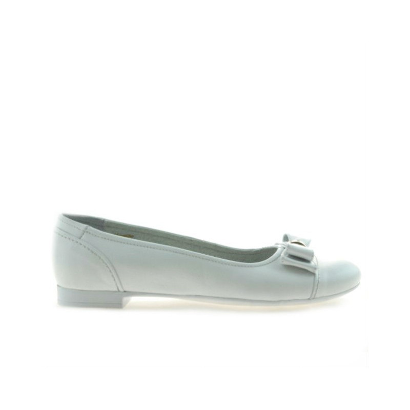 Women dancers 633 white