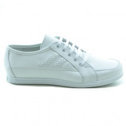Women sport shoes 697 white