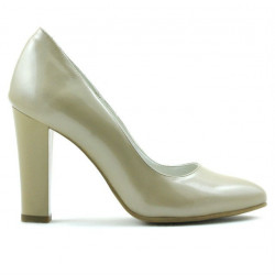 Women stylish, elegant shoes 1214 patent beige02