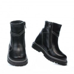 Small children boots 35c black