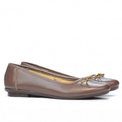 Women dancers 184 cappuccino