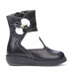Small children boots 20c black+white
