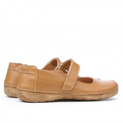 Women loafers, moccasins 685 brown