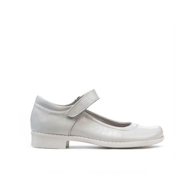 Children shoes 121 patent white