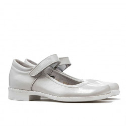 Children shoes 121 patent white