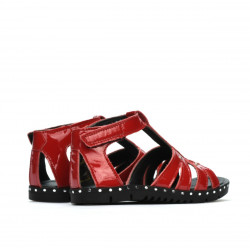 Small children sandals 66c patent red
