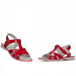 Small children sandals 18c patent red