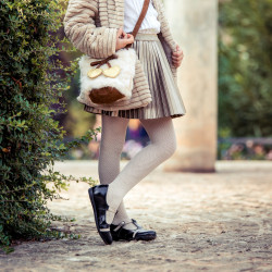 Small children shoes 62c patent black+beige lifestyle