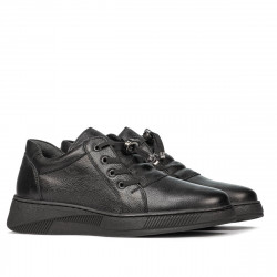 Teenagers stylish, elegant shoes 378 black