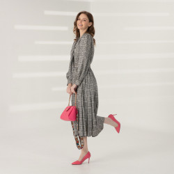 Women stylish, elegant shoes 1293 pink lifestyle