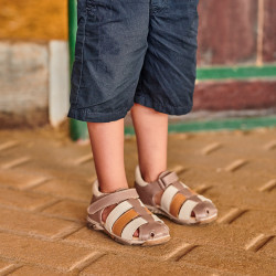 Small children sandals 75c cappuccino combined lifestyle