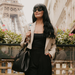 Women hand bag 002g black lifestyle