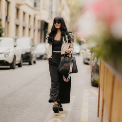 Women hand bag 002g black lifestyle