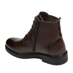 Men boots 4137 a cafe