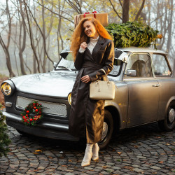 Women shoulder bag 004g beige latte lifestyle