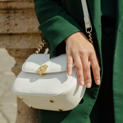 Women shoulder bag 017g white lifestyle
