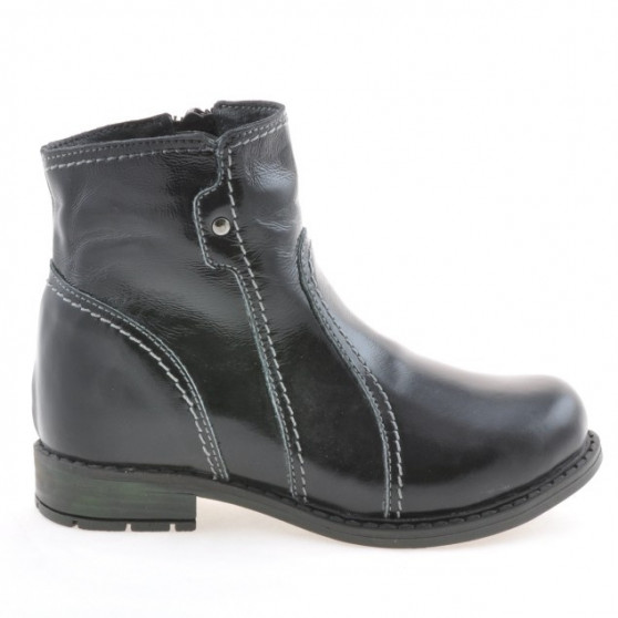 Small children boots 28c patent black