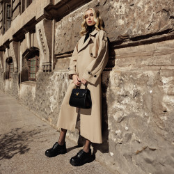 Women shoulder bag 033g black box lifestyle