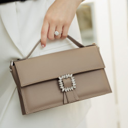 Women hand bag 039g 01 taupe lifestyle