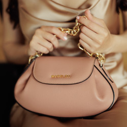 Women shoulder bag 027g poudre rose lifestyle
