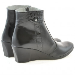 Women boots 239 patent black