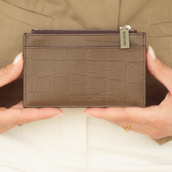 Portcard 209g 01 croco dark brown lifestyle