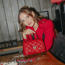 Women shoulder bag 049g 01 red safiano lifestyle