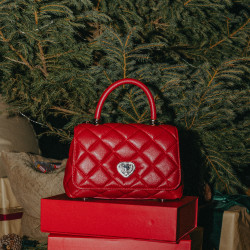 Women shoulder bag 049g 01 red safiano lifestyle