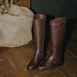 Women knee boots 3420 chocolate lifestyle