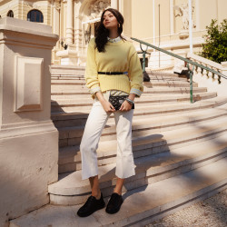 Women shoulder bag 048g 01 biz black lifestyle