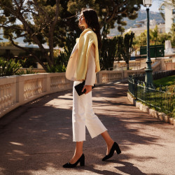 Women shoulder bag 048g 01 biz black lifestyle