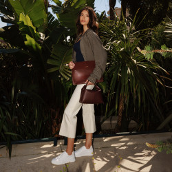 Women hand bag 037-1g burgundy lifestyle