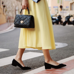 Women shoulder bag 049g biz black lifestyle