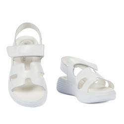 Children sandals 2500 patent white