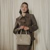 Women shoulder bag 004g 01 light grey lifestyle
