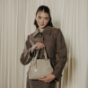 Women shoulder bag 004g 01 light grey lifestyle