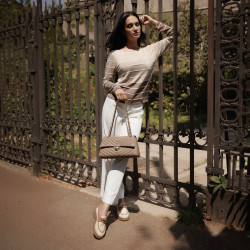 Women shoulder bag 052g cappuccino lifestyle