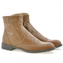 Men boots 477 a cafe