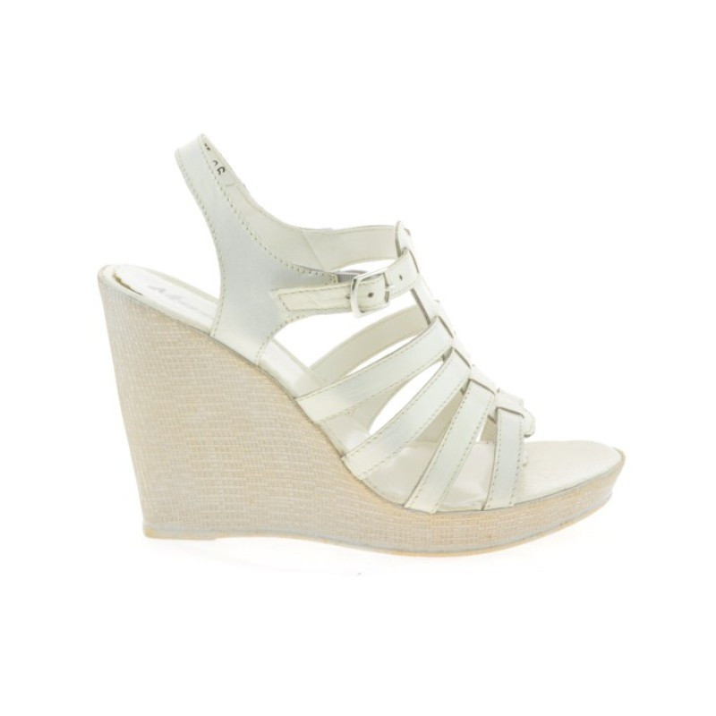 Women sandals 575 beige