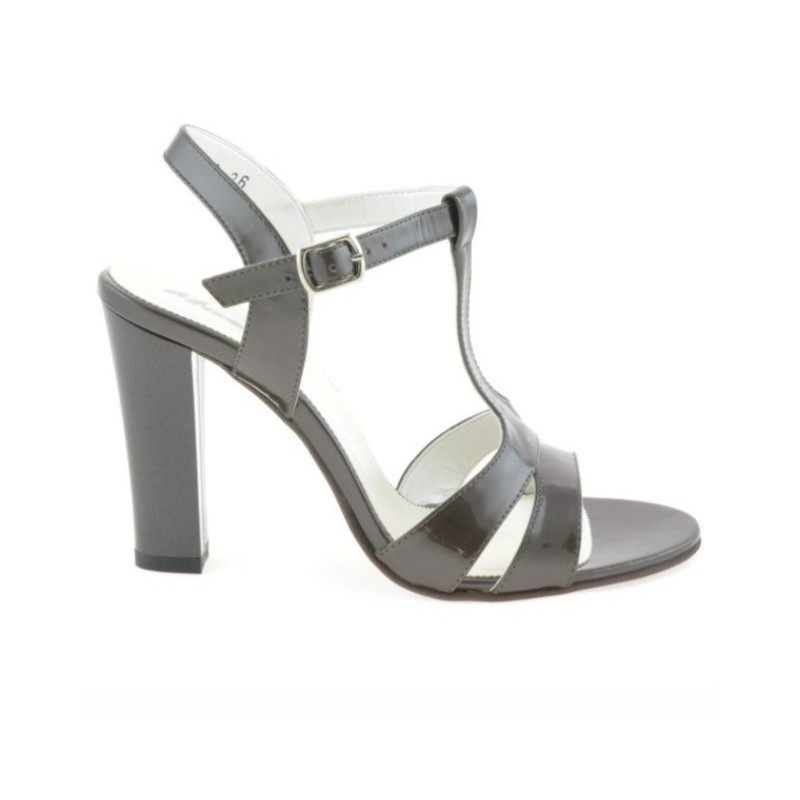 Women sandals 1239 patent brown pearl